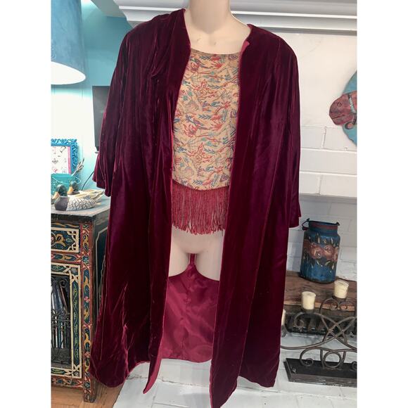 VINTAGE BURGUNDY VELVET OPERA COAT - Picture 2 of 7